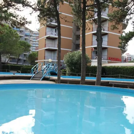 Διαμέρισμα Sunny Seaside Flat With Terrace And Pool Λινιάνο Σαμπιαντόρο