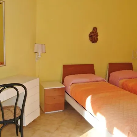Sunny Seaside Flat With Terrace And Pool *