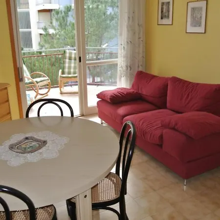 Sunny Seaside Flat With Terrace And Pool