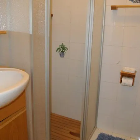 Sunny Seaside Flat With Terrace And Pool شقة *