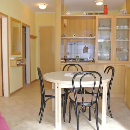 Sunny Seaside Flat With Terrace And Pool Διαμέρισμα