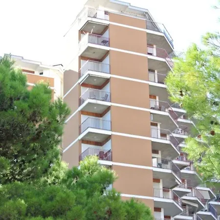 Sunny Seaside Flat With Terrace And Pool Διαμέρισμα